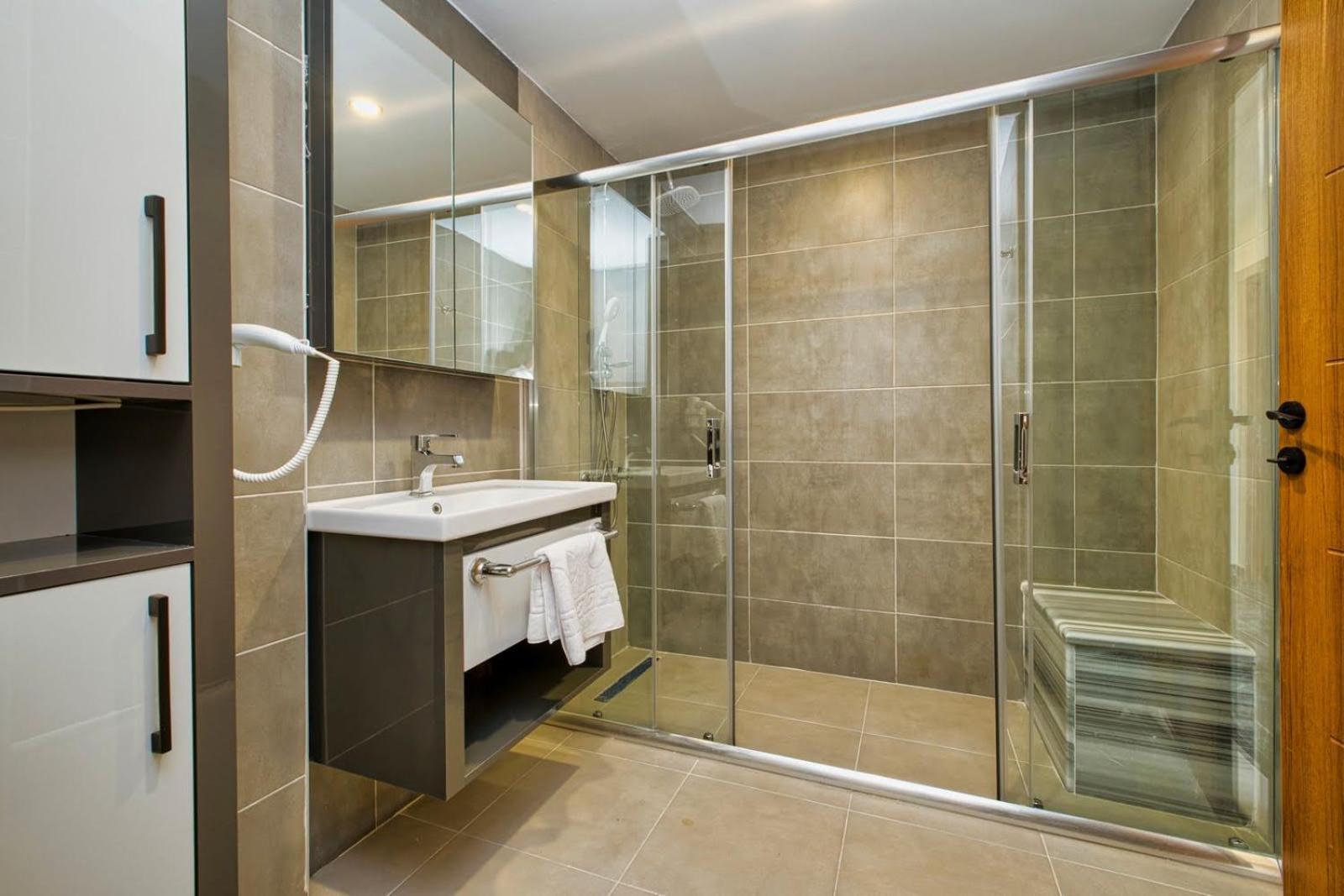 Laristone Suite Spa Hotel Aksu  Exterior foto